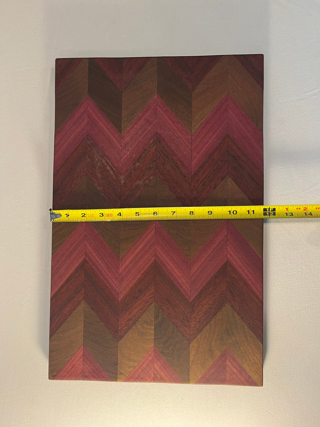 Exotic 18x11.5in zig zag cutting board