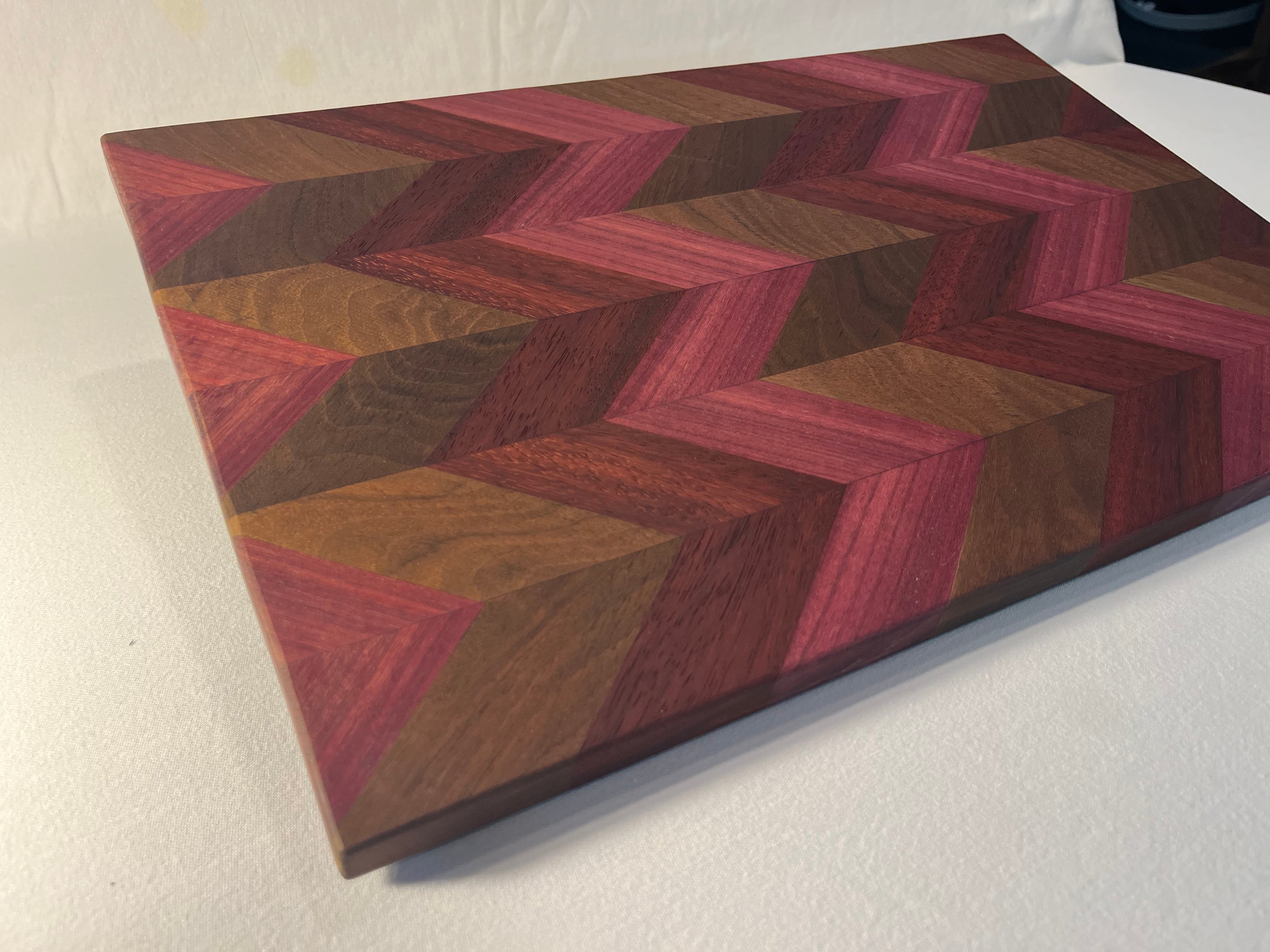 Exotic 18x11.5in zig zag cutting board
