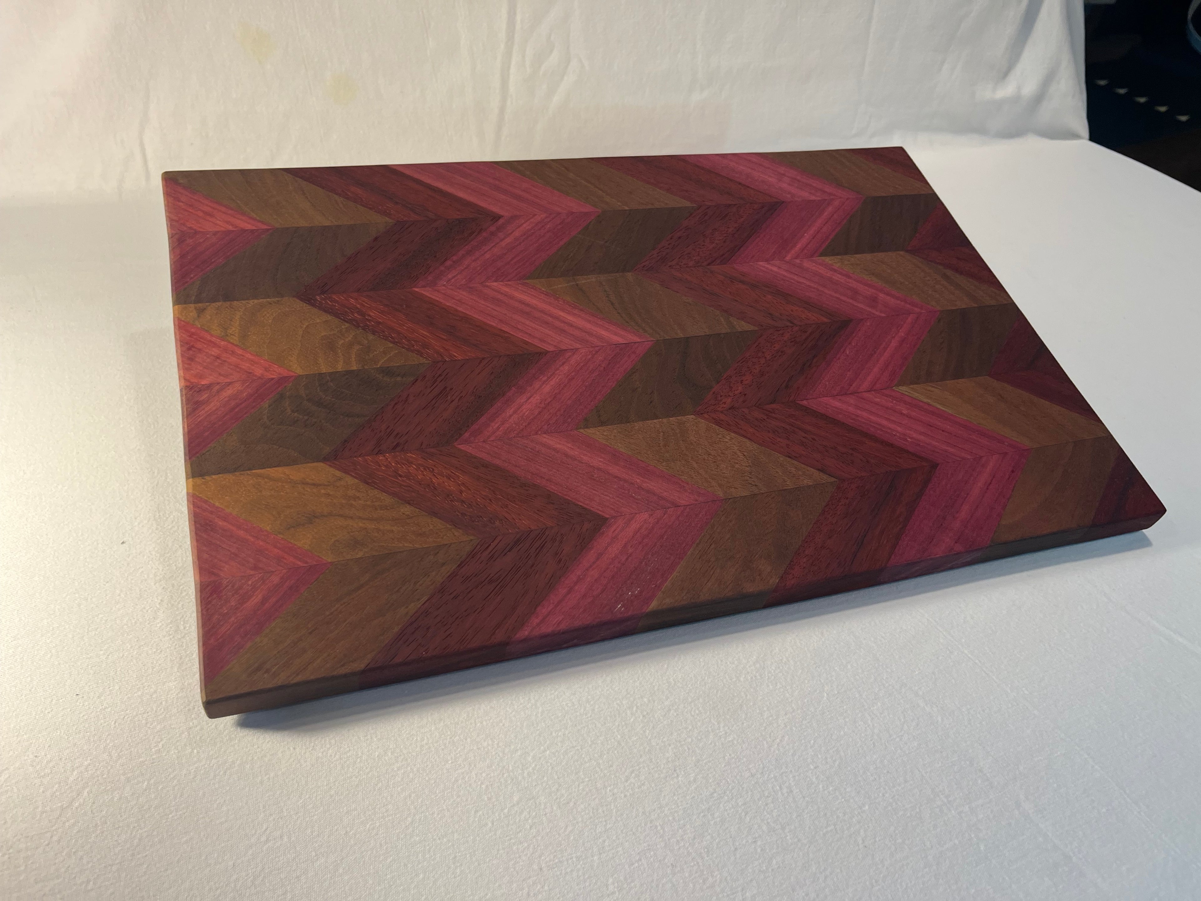 Exotic 18x11.5in zig zag cutting board